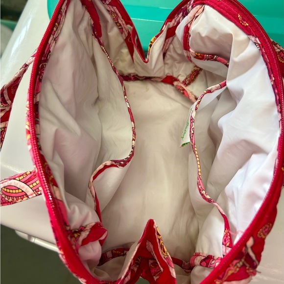 Vera Bradley Large Cosmetic Bag.  “ROSY POSIES”.    Retired Pattern. - Picture 3 of 7